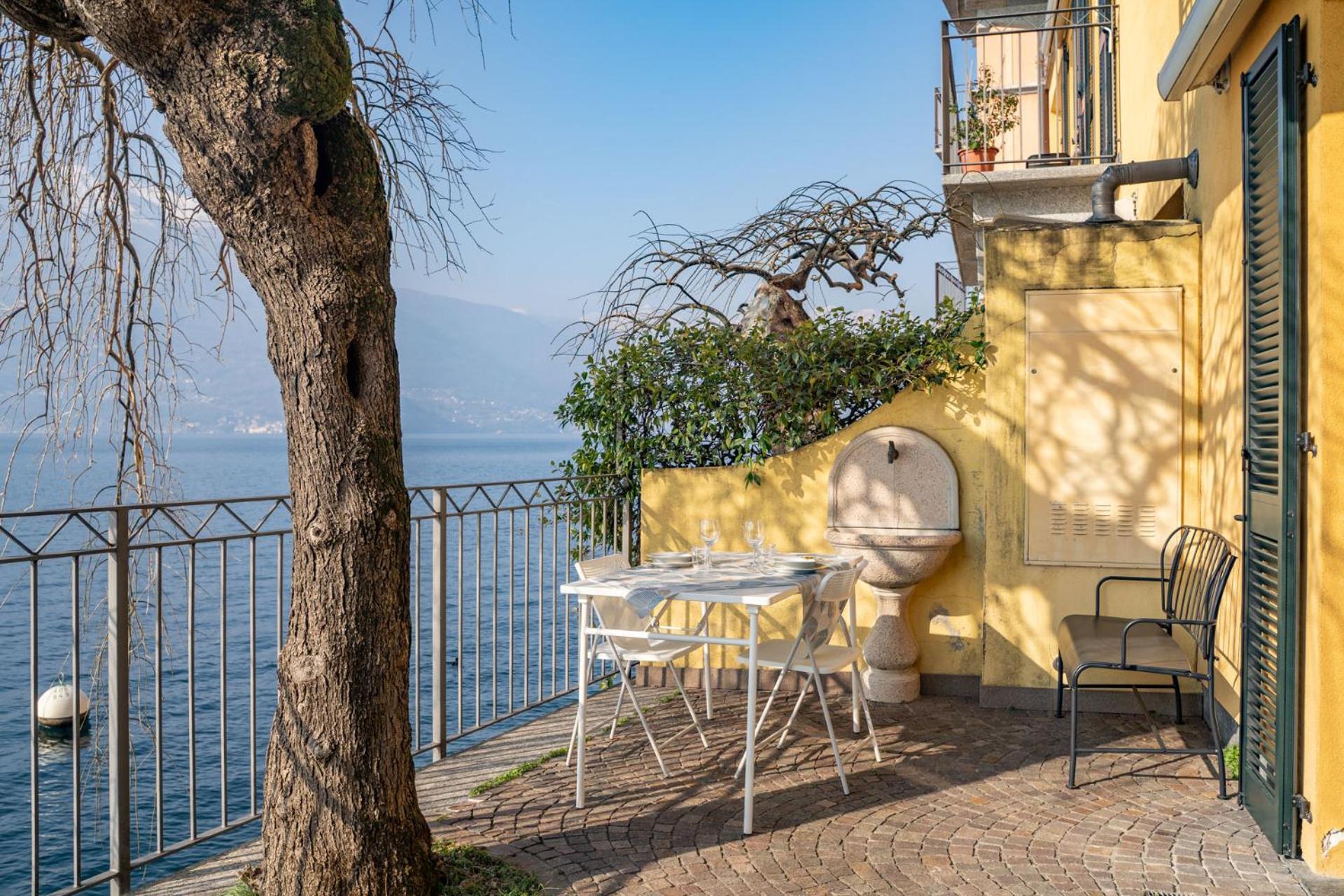 Il Glicine Sul Lago - Wisteria On The Lake Bellano Luaran gambar